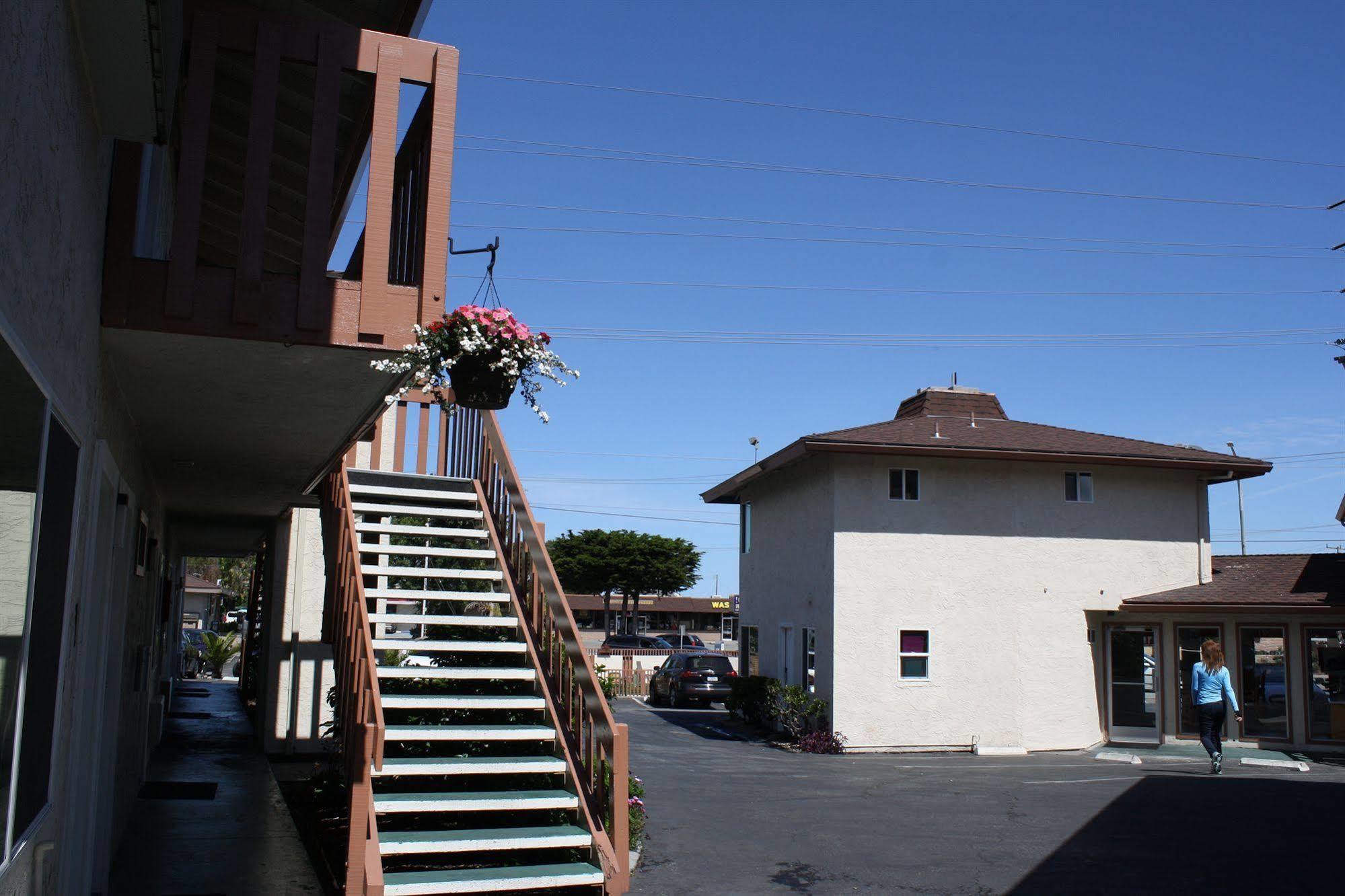 Pacific Inn Monterey Exterior photo